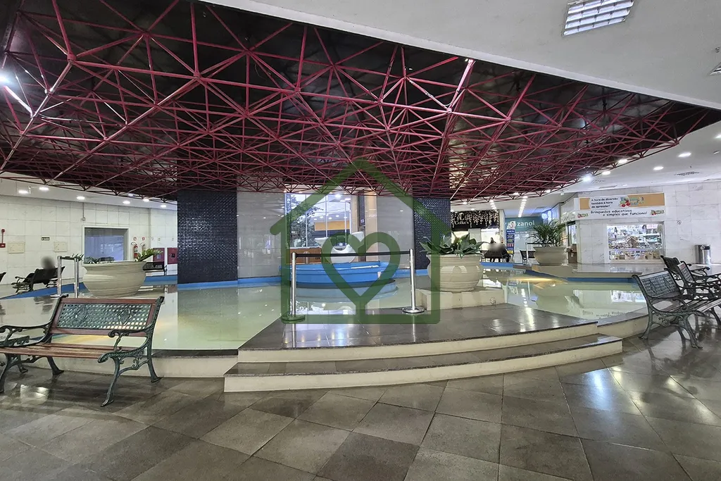 Imagem Loja térrea à venda com 45m² de área privativa, + mezanino, 1 banheiro e 1 vaga escriturada. A L...