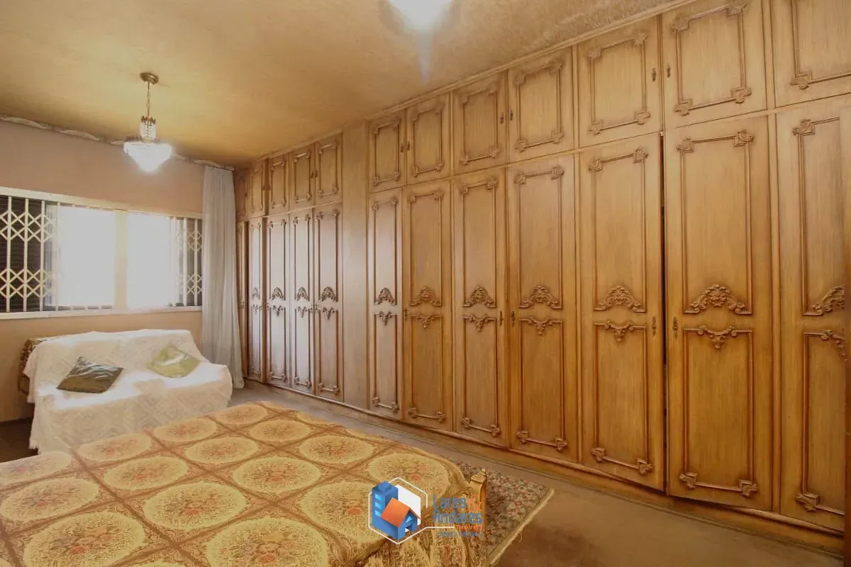 Imagem Sobrado para venda em Jardim da Glória com 4 quartos, sendo 2 suítes, 350m²