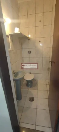 Imagem Aluga Excelente Sobrado C/3 Suítes, Área Gourmet com churrasqueira, 3 vagas Cobertas no Jardim dos Lagos, São Paulo - R$ 3.000