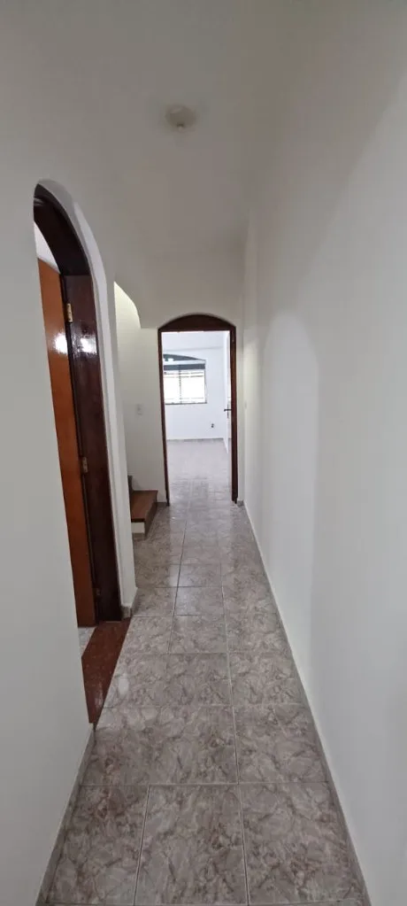 Imagem Sobrado à venda em Santo André-SP: 3 quartos, 1 suíte, 2 banheiros, 2 vagas, 274m² no Jardim Las Vegas!