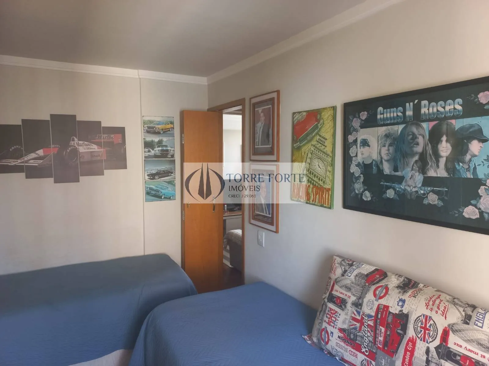 Imagem Apartamento com 2 dormitórios, 1 vaga de garagem, Jardim Celeste