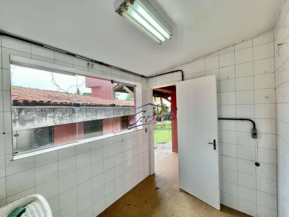 Imagem Casa com 4 dormitórios (1 suíte), lareira, piscina e churrasqueira! à venda, 409 m² - Chácara São João - GRANJA VIANA - Carapicuíba/SP