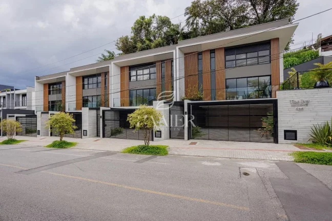 Imagem Sobrado com 3 quartos, América - Joinville