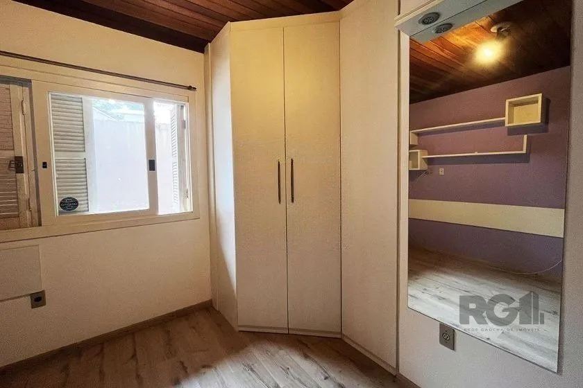 Imagem Casa de 200m² - 4 dormitórios, 4 vagas no bairro Espírito Santo