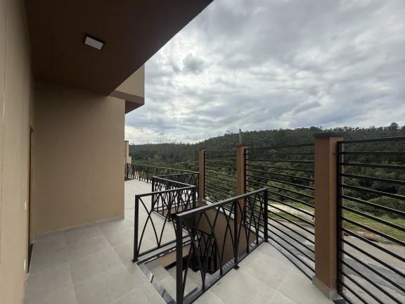 Imagem Casa de Esquina com Vista pra Mata - Portal dos Ipês