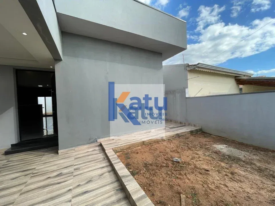 Imagem CASA NOVA À VENDA NO RESIDENCIAL GIRASSOL  ITUPEVA/SP
Casa nova, com excelente projeto arquitetô...