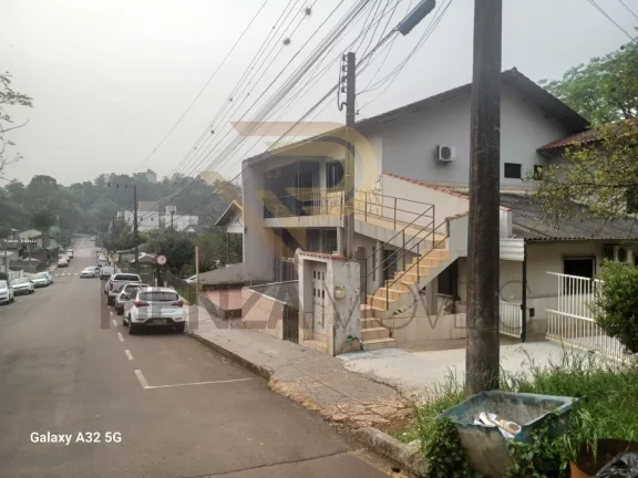 Imagem Casa para Venda em Concórdia, Industriários, 4 dormitórios, 2 suítes, 1 banheiro, 1 vaga