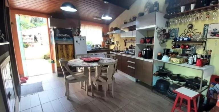 Imagem Casa para Venda em Teresópolis, Vargem Grande, 4 dormitórios, 1 suíte, 2 banheiros, 2 vagas