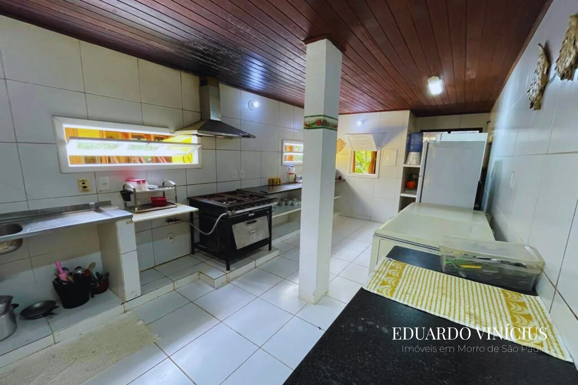 Imagem Pousada com 13 Suítes, Piscina e 2.780m² de Terreno À Venda na Quarta Praia do Morro de São Paulo