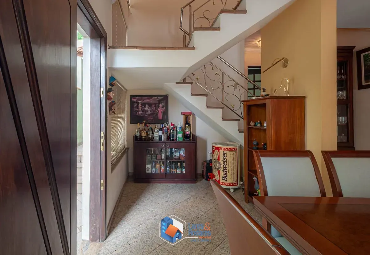 Imagem Sobrado para venda em Tremembé com 4 quartos, sendo 2 suítes, 236m²