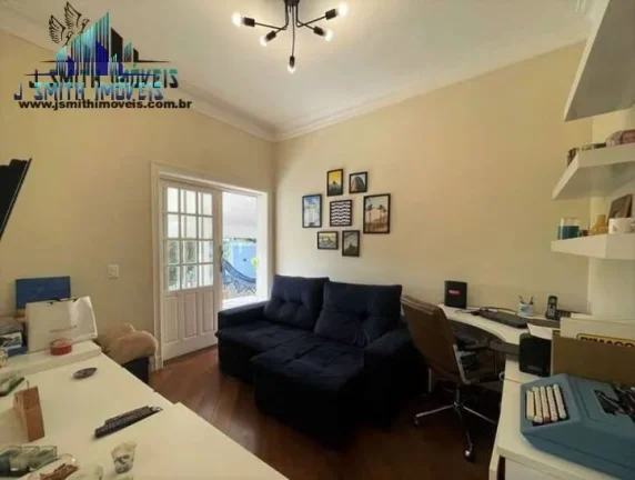 Imagem Linda casa contemporânea, integrada, com ótimo acabamento.
- Pé direito alto, envidraçada, bem a...