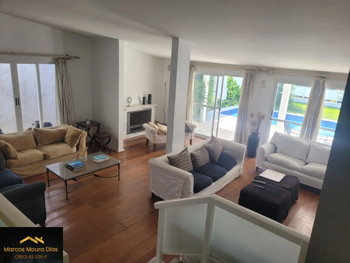 Imagem Casa no Parque dos Príncipes com 3 suítes, 236 m² de área constrúida em 462m² de terreno. Piscina e Churrasqueira