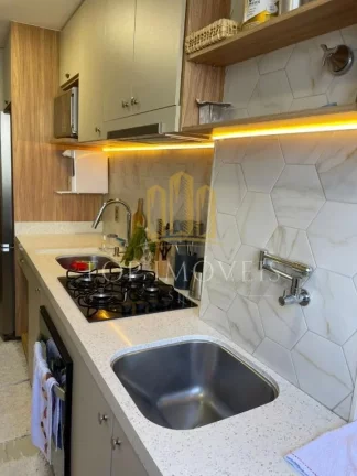Imagem Maravilhoso apartamento dois dormitórios varanda repleto de planejados