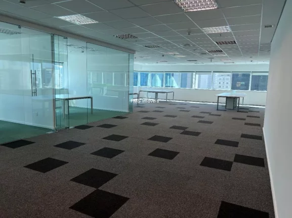 Imagem Conjunto comercial com 246m² na Faria Lima.