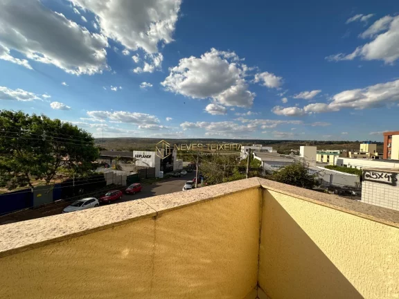 Imagem Excelente apartamento com armários em todos os cômodos, com área de lazer completa.