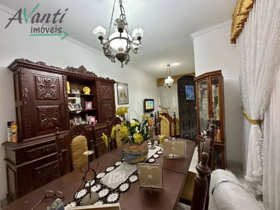 Imagem Casa à venda com 3 dormitórios e 2 vagas na Esplanada dos Barreiros, São Vicente – SP