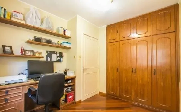 Imagem Casa sobrado no Petrópolis com 7 dormitórios e 4 vagas