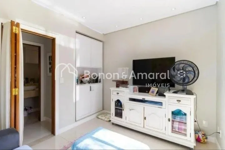Imagem Casa estilo sobrado com 263m² de área construída, 3 quartos no Parque Alto Taquaral