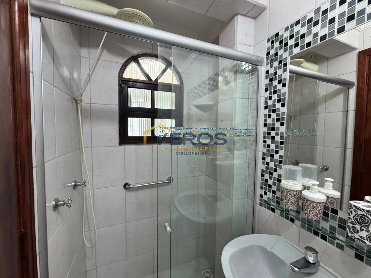 Imagem Casa em condomínio a venda na Martim de Sá em Caraguatatuba
