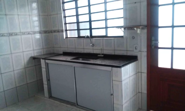 Imagem Casa meio lote - otima localização - Marafunda