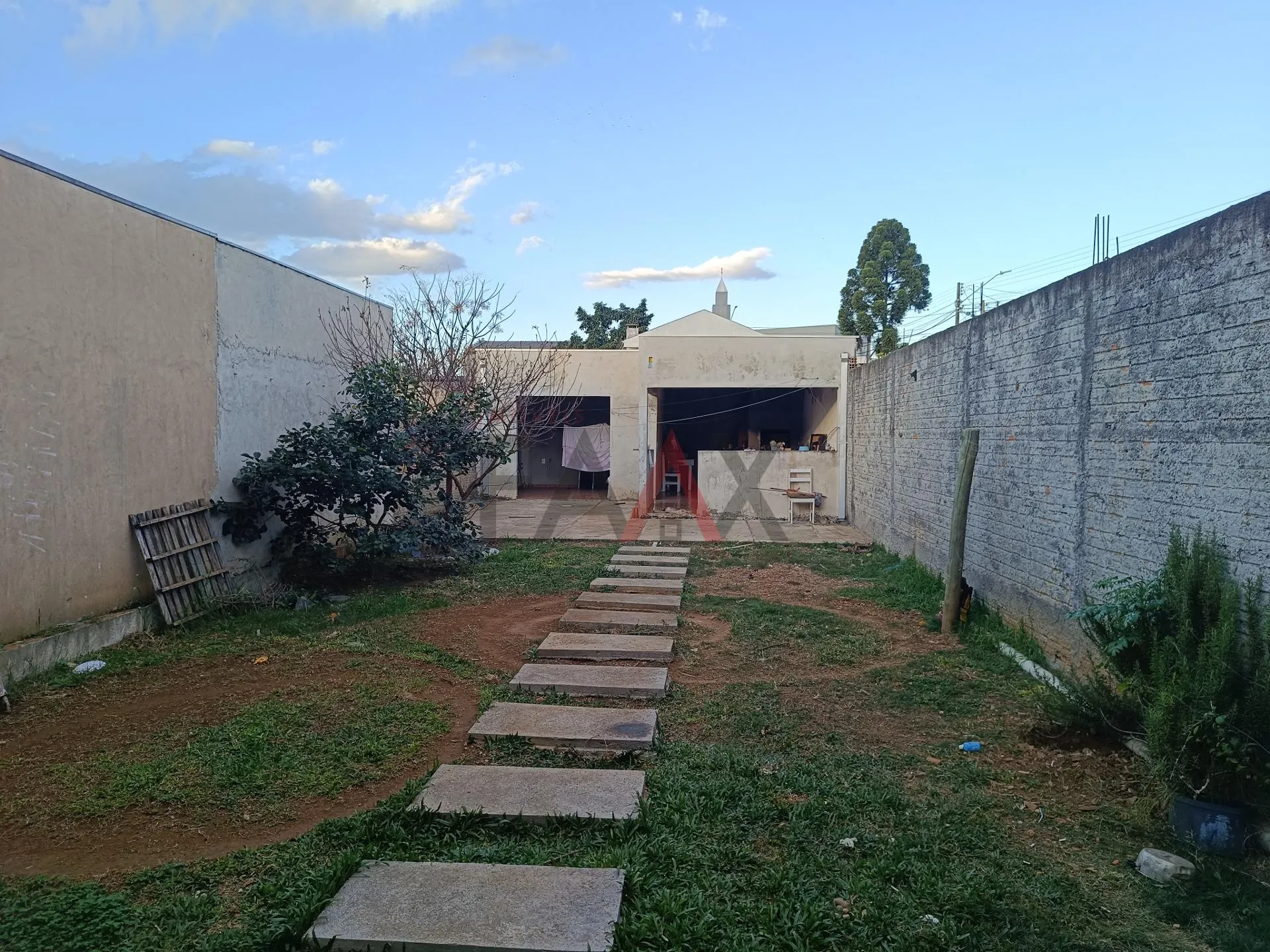 Imagem Sobrado à venda na Vila Carli contendo 300,00m de terreno em GUARAPUAVA PR