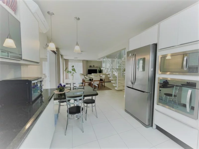Imagem Casa com 3 quartos, 387m2, à venda em Balneário Piçarras, Centro