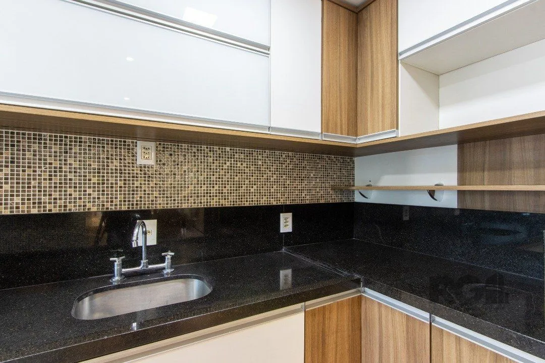 Imagem **Apartamento Residencial com 3 Quartos e 3 Banheiros em Camaquã, Porto Alegre, RS**