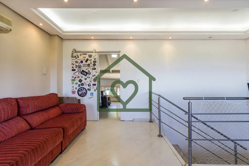 Imagem CASA EM CONDOMÍNIO DE 229m² COM 3 DORMITÓRIOS (1 SUÍTE MASTER), ESPAÇO EXTERNO COM PISCINA, COZ...