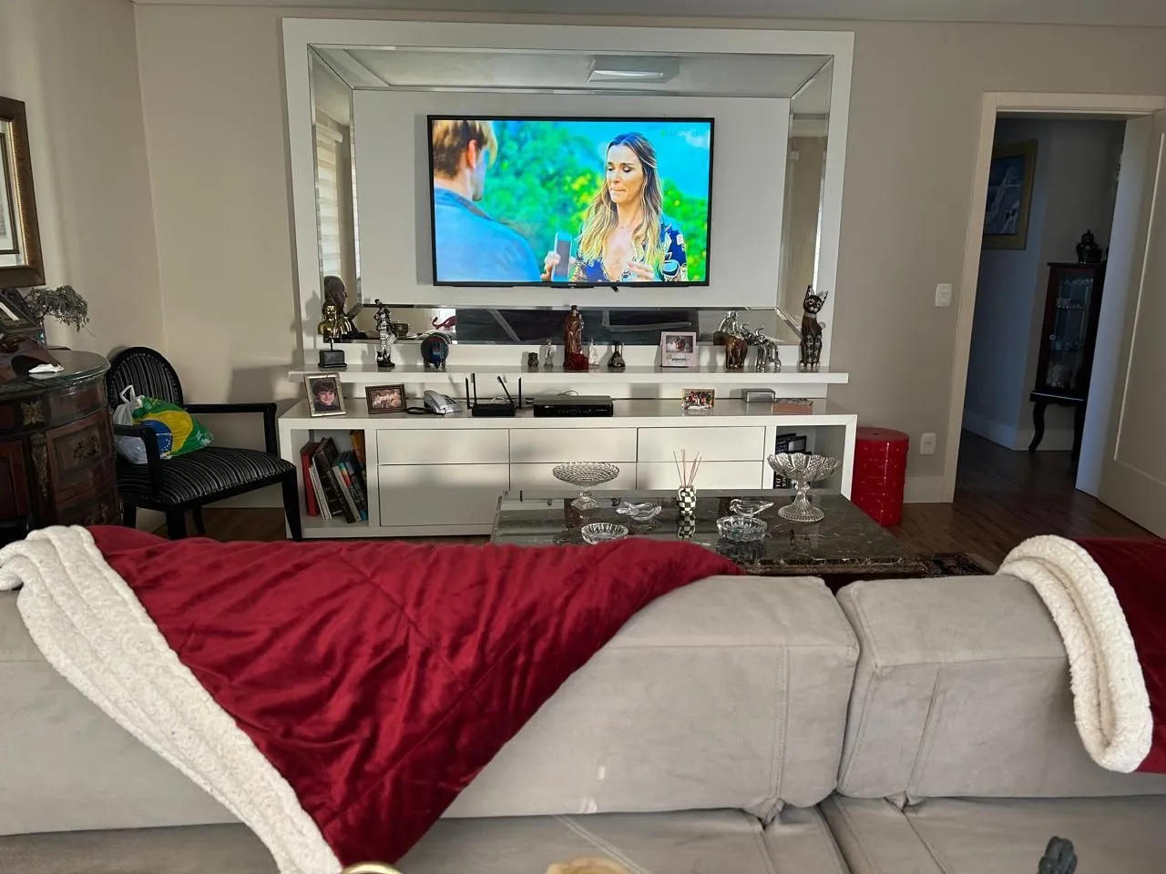 Imagem Vende-se luxuosa casa com 4 suítes e 430m² - Gramado