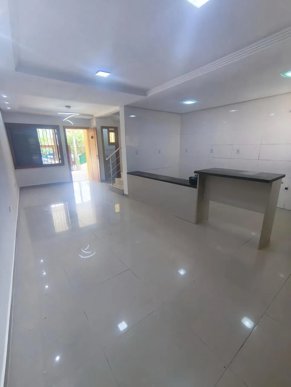 Imagem Casa de 3 dormitórios á venda no Bairro Guarujá - Porto Alegre