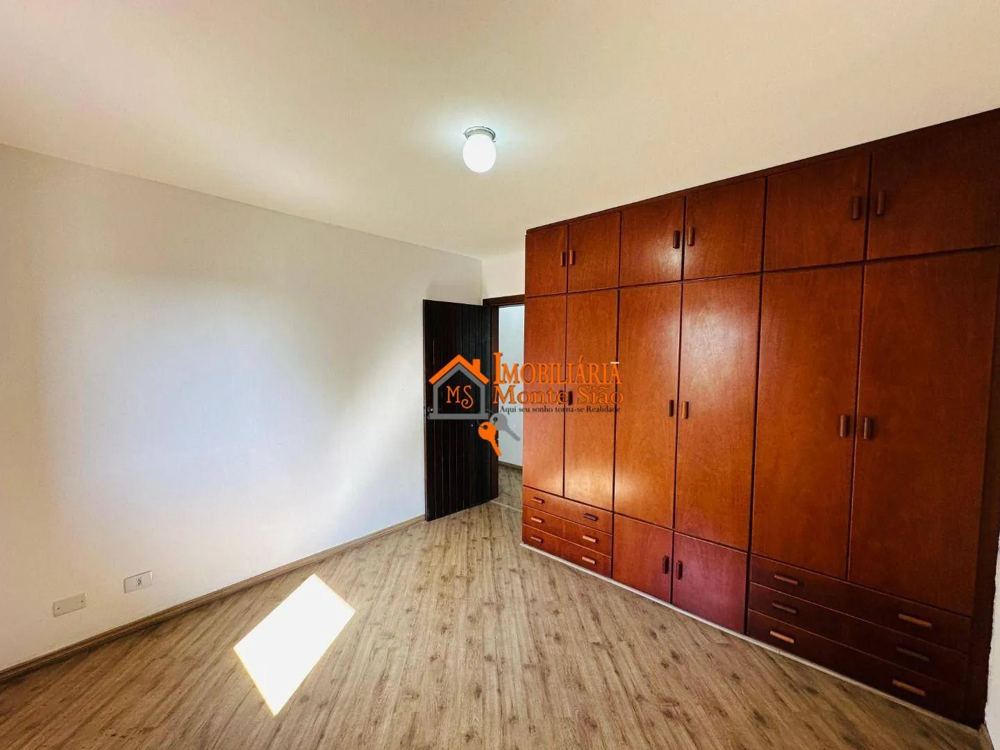 Imagem Sobrado com 3 dormitórios à venda, 364 m² por R$ 1.500.000,00 - Jardim Londrina - São Paulo/SP