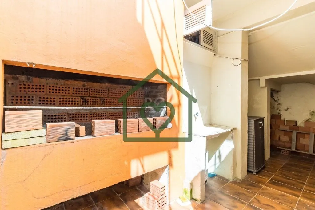Imagem Apartamento localizado no bairro Bom Jesus, com 85m² no 2º andar, frente. Imóvel com 3 dormitóri...