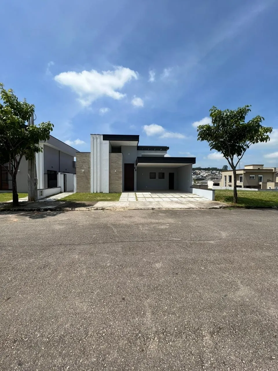 Foto do imóvel Casa à venda 3 Quartos, 1 Suite, 2 Vagas, 300M², Bairro do Grama, Caçapava - SP | Condomínio Terras do Vale