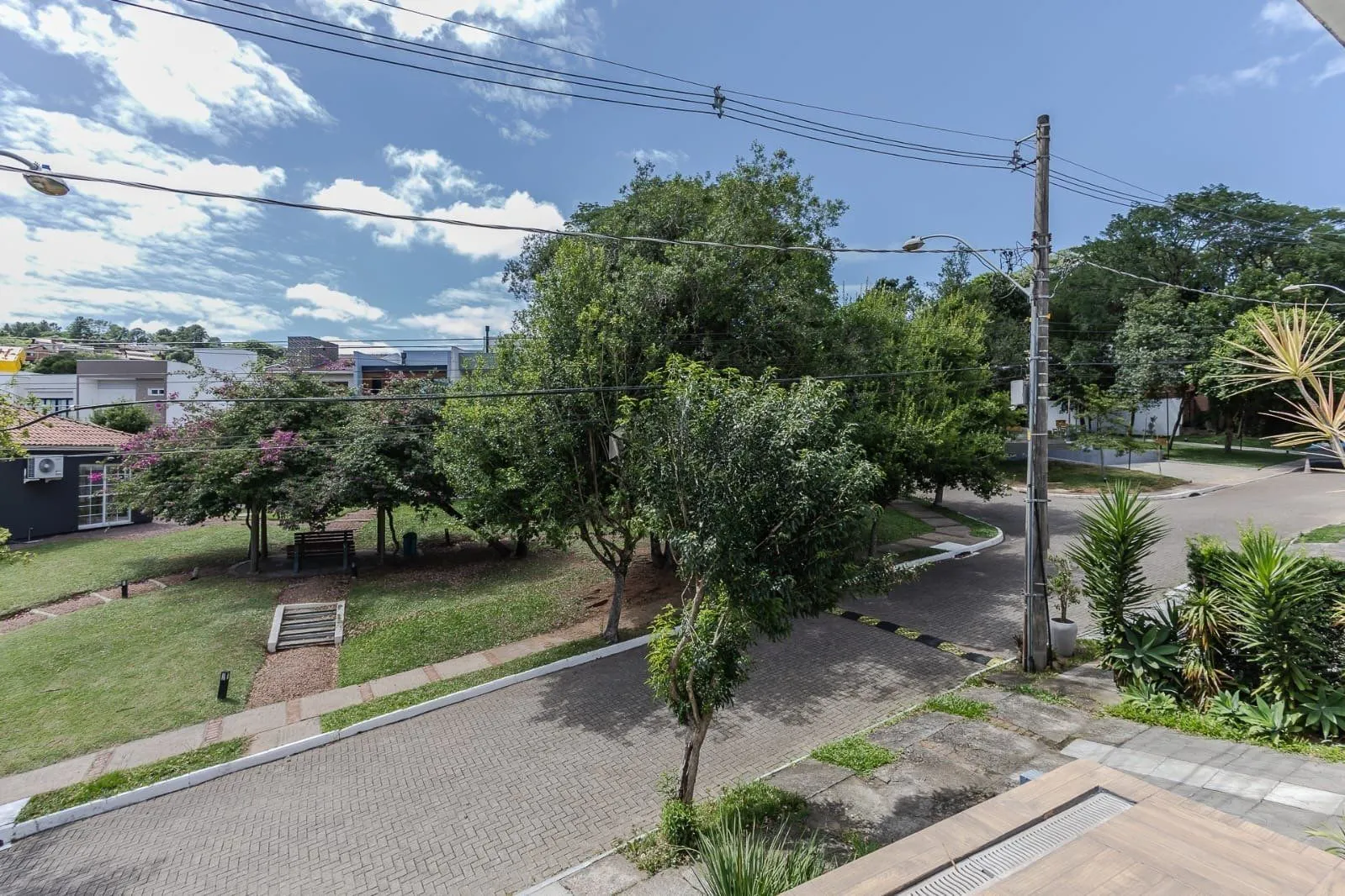 Imagem Casa em Condomínio com 3 quartos, 3 vagas e 184m² para vender por R$ 1.180.000 Rua Adriano Pereira Da Silva - Vila Nova, Porto Alegre