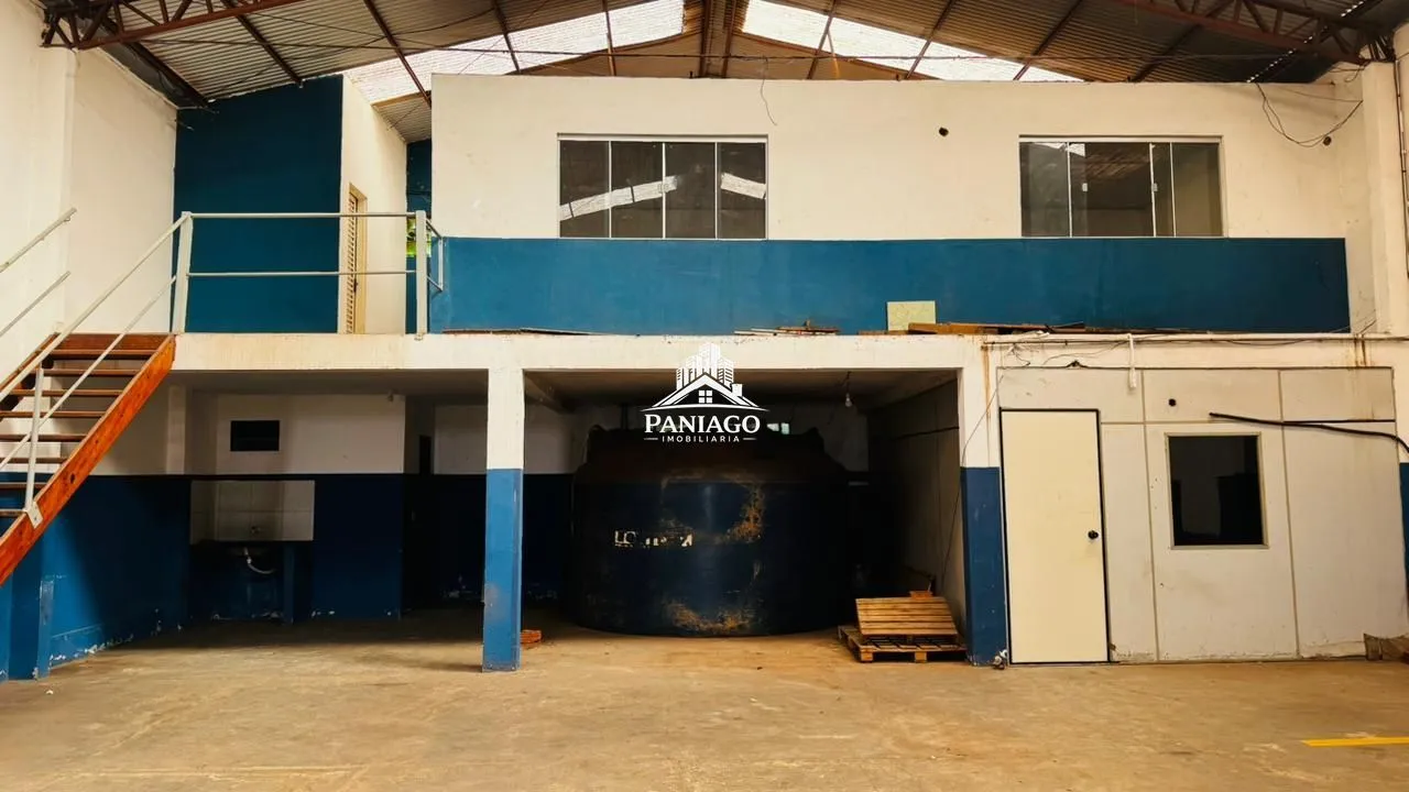 Imagem Salão Comercial 360 m² Na Avenida Filinto Müller - Localização Estratégica