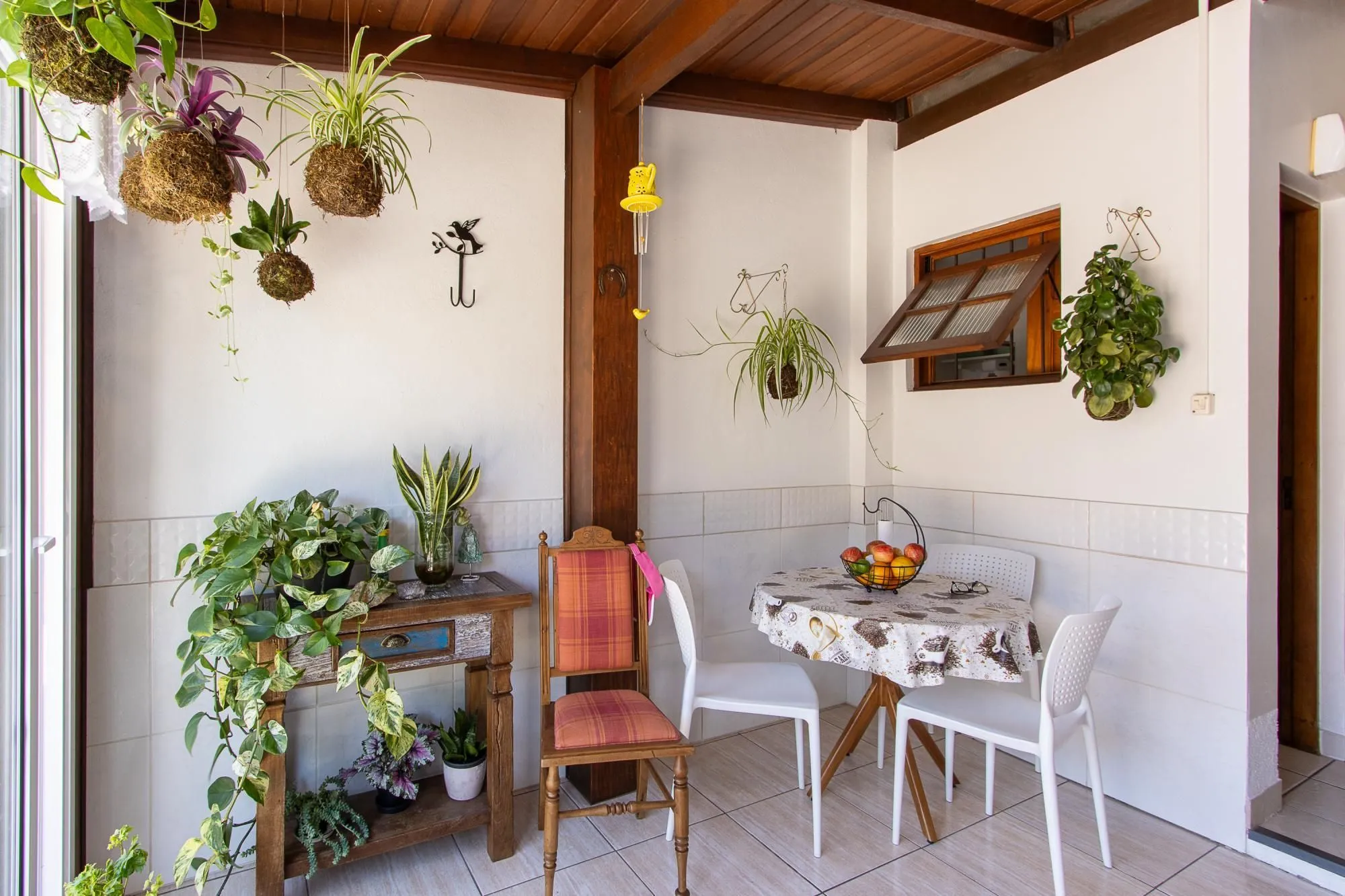 Imagem Casa para Venda - 110.14m², 2 dormitórios, sendo 1 suites, 2 vagas - Hípica