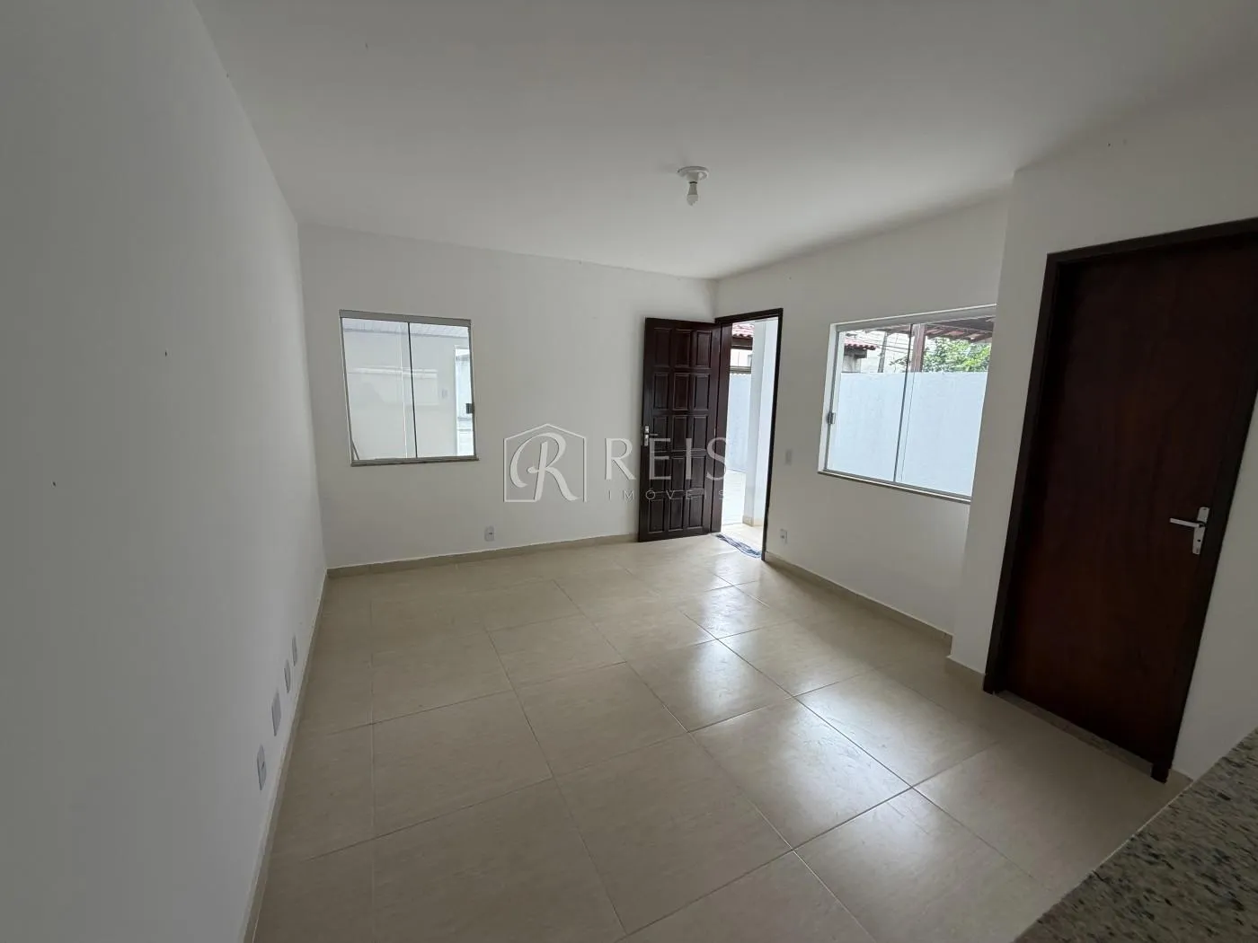 Imagem Casa para Venda em Rio das Ostras, Chácara Mariléa, 2 dormitórios, 2 banheiros, 2 vagas