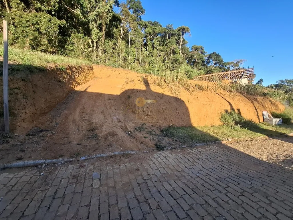 Imagem Terreno em Condomínio para Venda em Teresópolis / RJ no bairro Prata