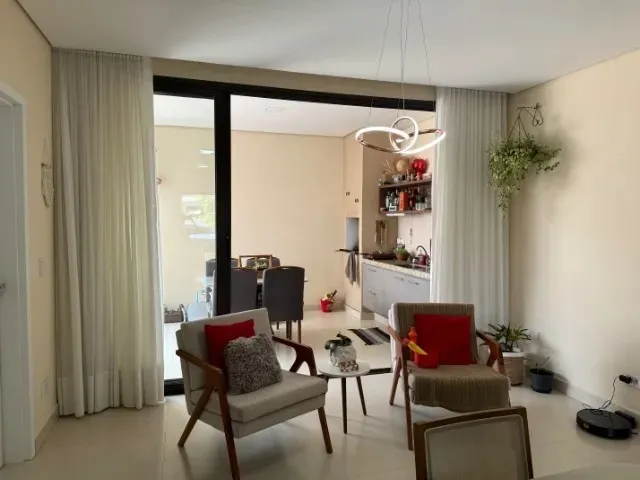 Imagem Lindo Sobrado à Venda em Condomínio Fechado em Sorocaba - 3 Suítes, Espaço Gourmet e Energia Solar