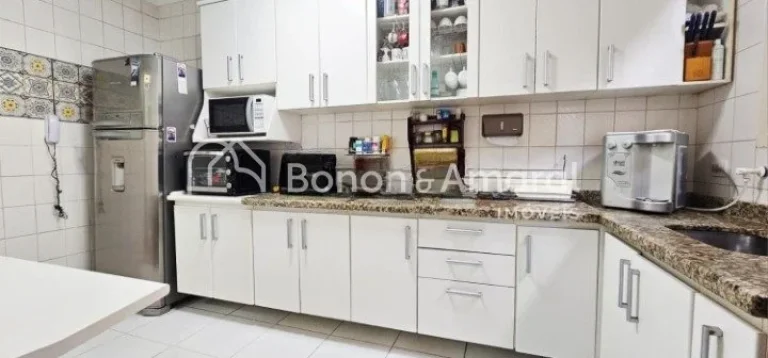 Imagem Casa térrea reformada para venda em condomínio no Taquaral em Campinas, 3 quartos e 4 vagas
Casa a...