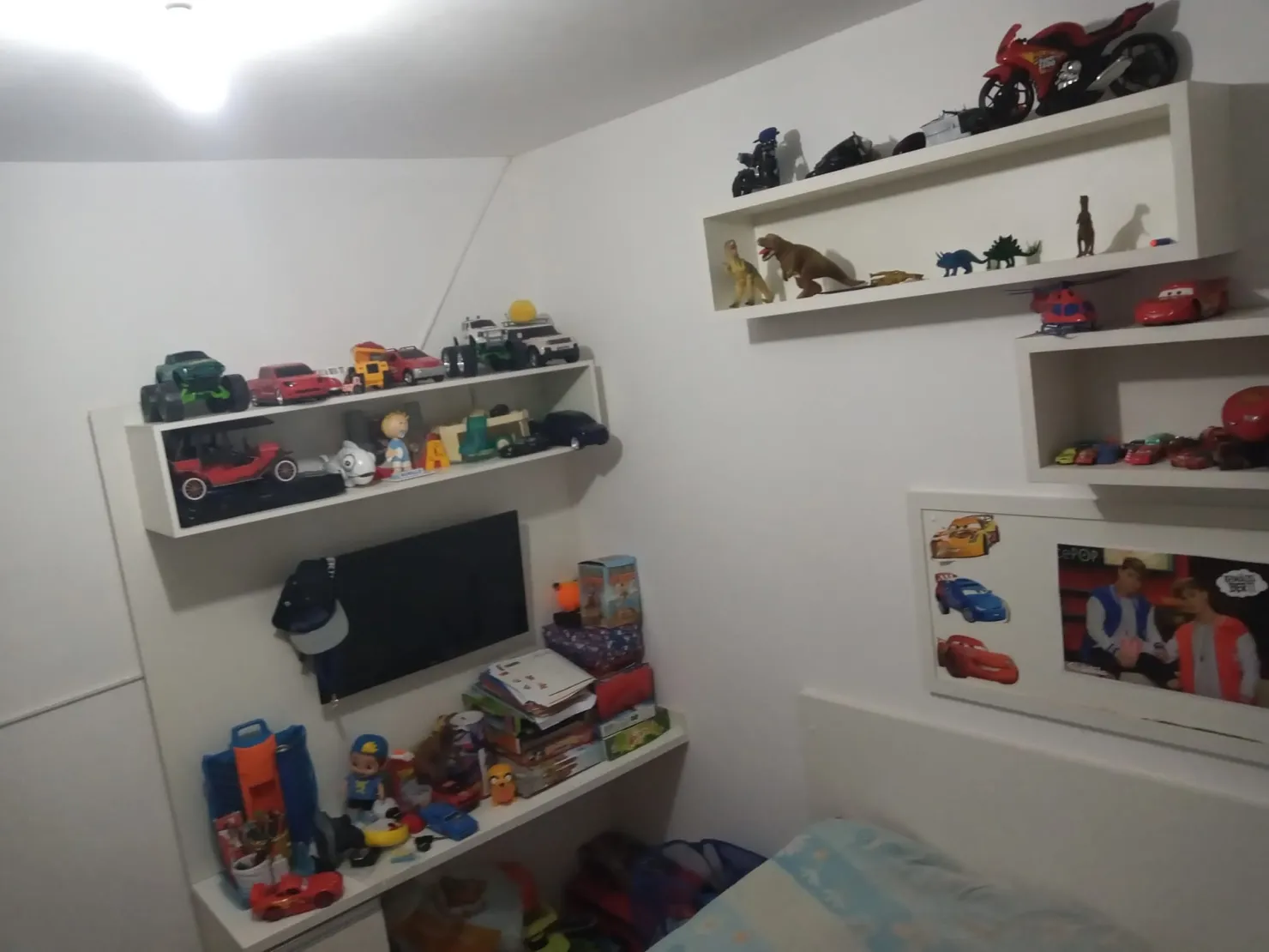 Imagem Casa à venda 4 Quartos, 1 Vaga, 300M², Parque São Domingos, Pindamonhangaba - SP