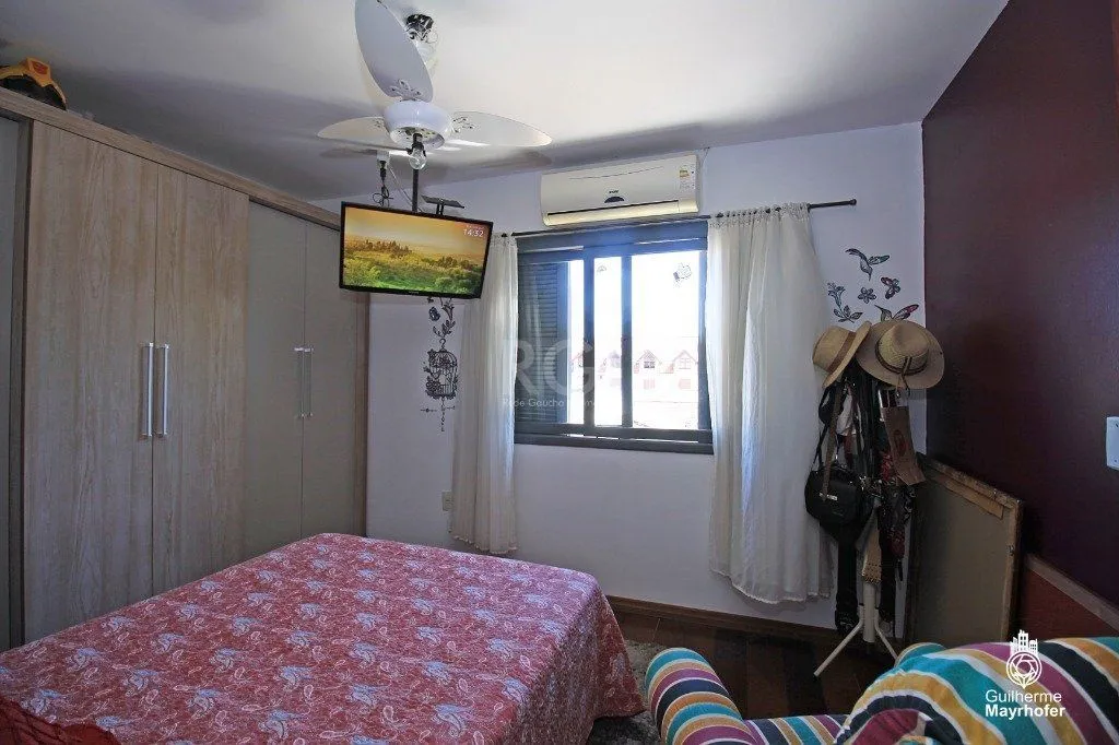 Imagem Casa para Venda - 225.36m², 3 dormitórios, sendo 1 suites, 4 vagas - Camaquã