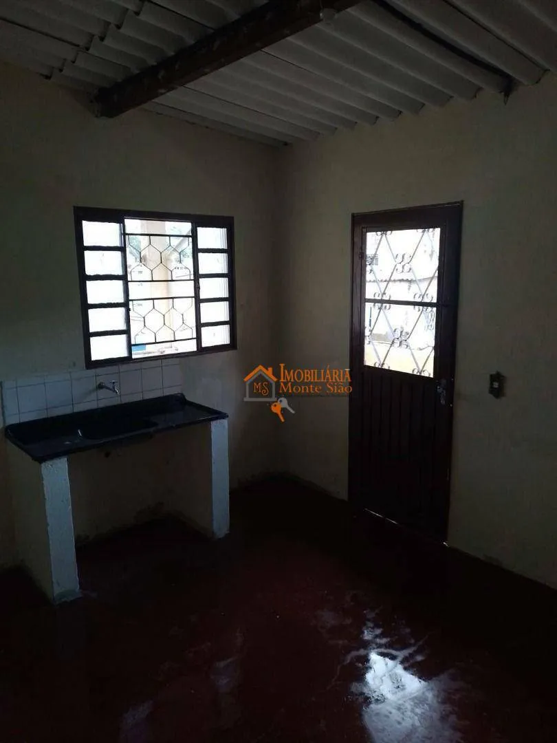 Imagem Sobrado com 4 dormitórios à venda, 200 m² por R$ 426.000,00 - Cidade Soberana - Guarulhos/SP