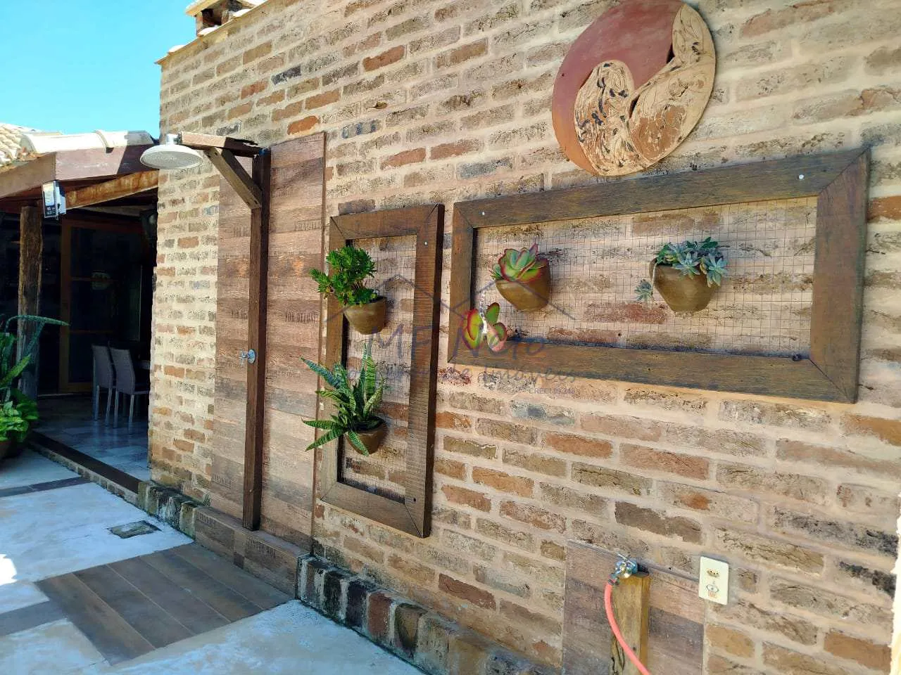 Imagem Casa em condomínio de chácaras à 300 m do centro

Área total 671 m2- área construída 240 M2

C...