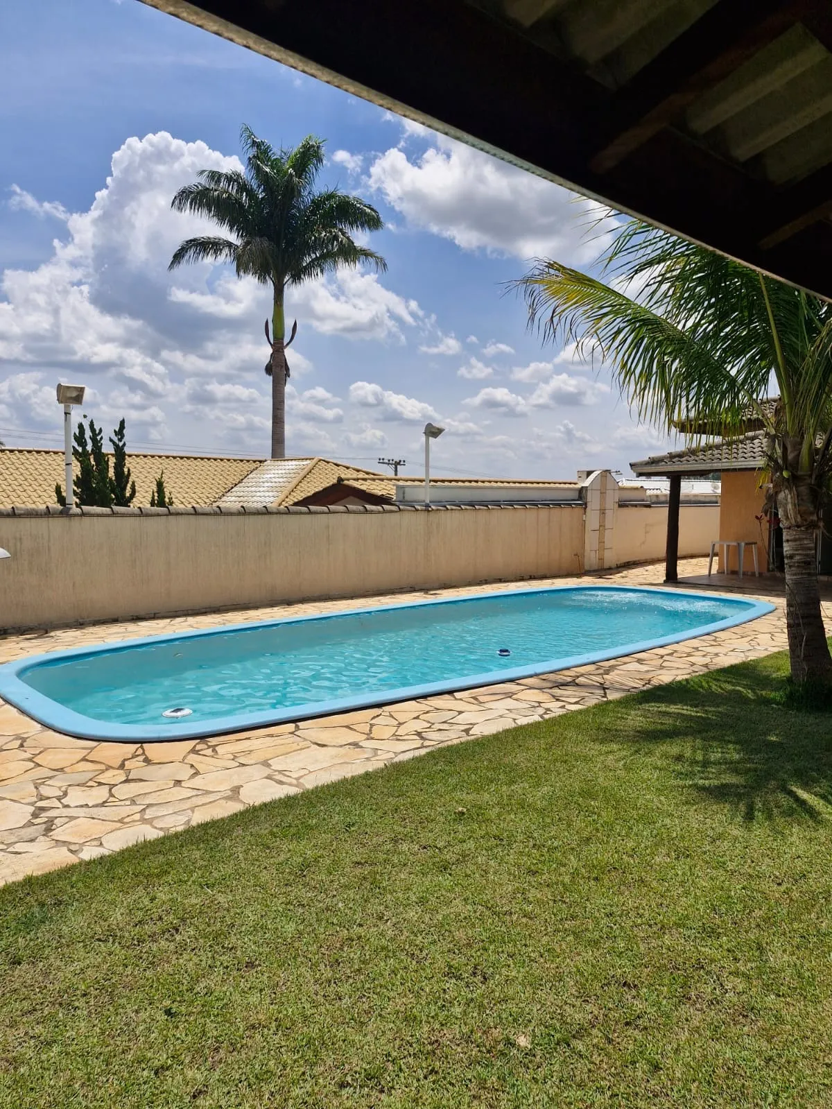 Imagem Linda chácara com 03 Suítes no Condomínio Residencial Village da Serra-Araçoiaba da Serra