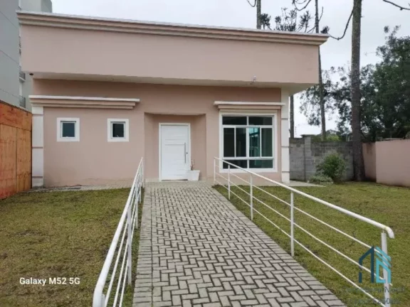 Imagem Casa de alvenaria, nova, em condomínio, Semi Mobiliada no Bacacheri em Curitiba PR