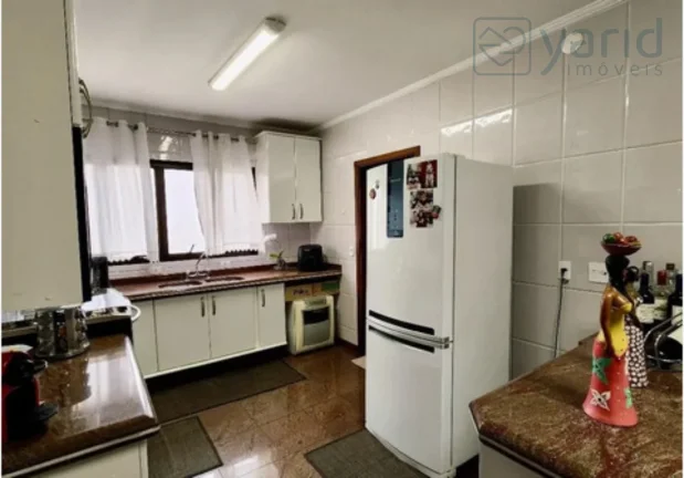 Imagem Apartamento de Luxo à Venda no Edifício Mirante do Vale-SP: 3 Quartos, 1 Suíte, 2 Banheiros, 2 Vagas de Garagem, 157m²