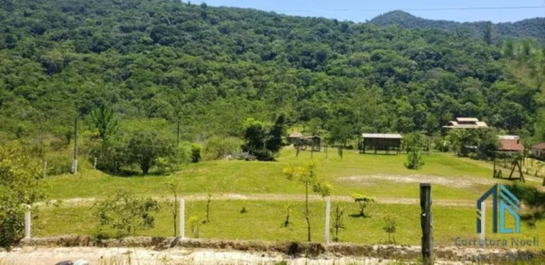 Foto do imóvel Sítio plana, 24.200 mil m², lagoa c/ peixes, área gourmet, fibra ótica, em ITAJAÍ SC