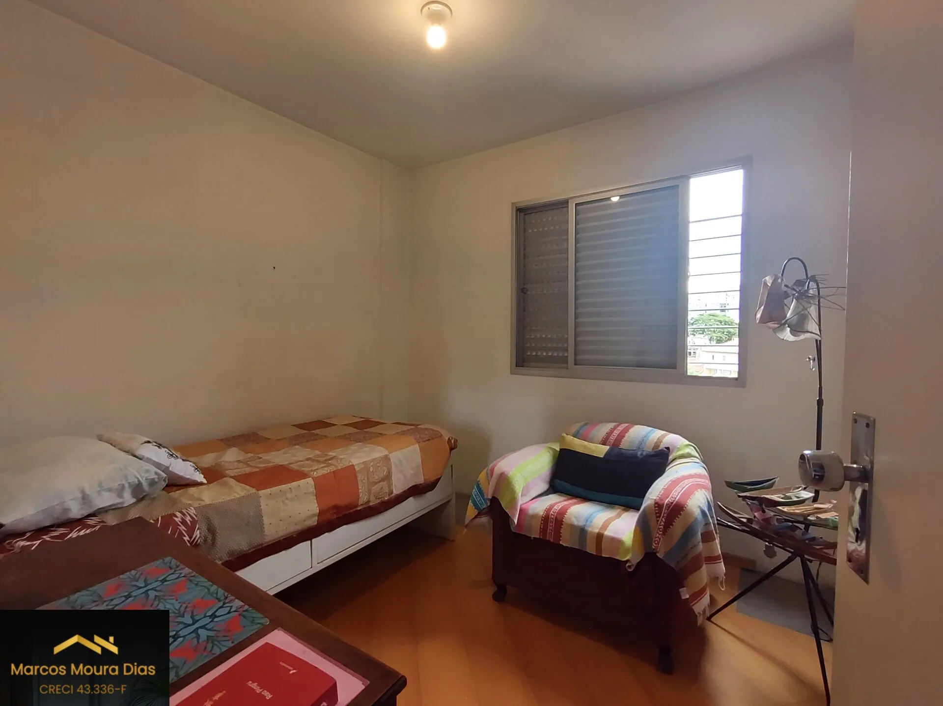 Imagem Apartamento Via Gomes ( Butantã), sala com Varanda, 3 Dormitórios, 2 Banheiros, 1 Vaga, Prédio com Lazer, Portaria 24 hs e Gerador