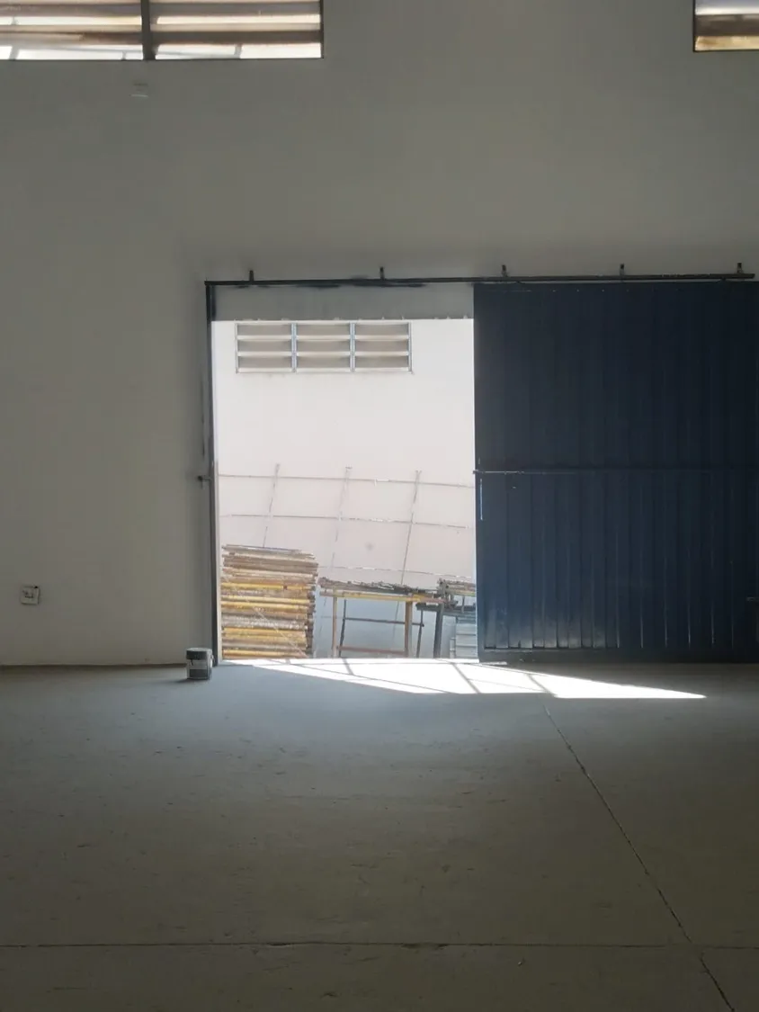 Imagem Galpão de 400m² Localizado na Vila Leopoldina, Sorocaba